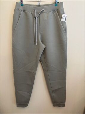 Ten Thousand Joggers Size M Light Gray - NEW